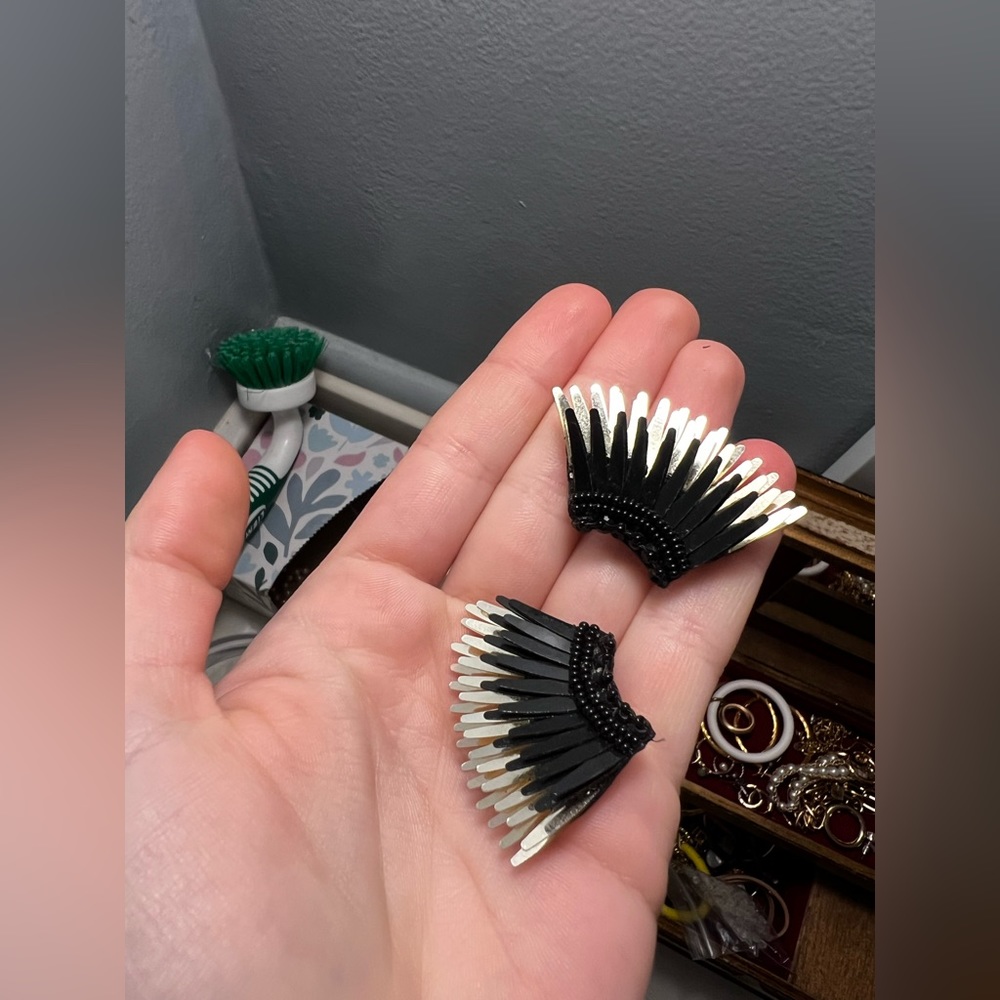 Mignonne Gavigan mini earrings